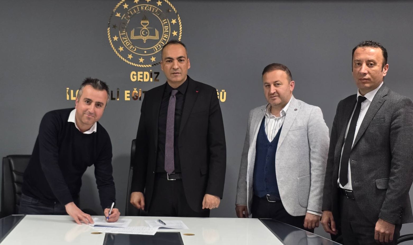 Gediz’de Eğitim Çalışanları İçin 88 Bin TL’lik Dev Promosyon İmzalandı