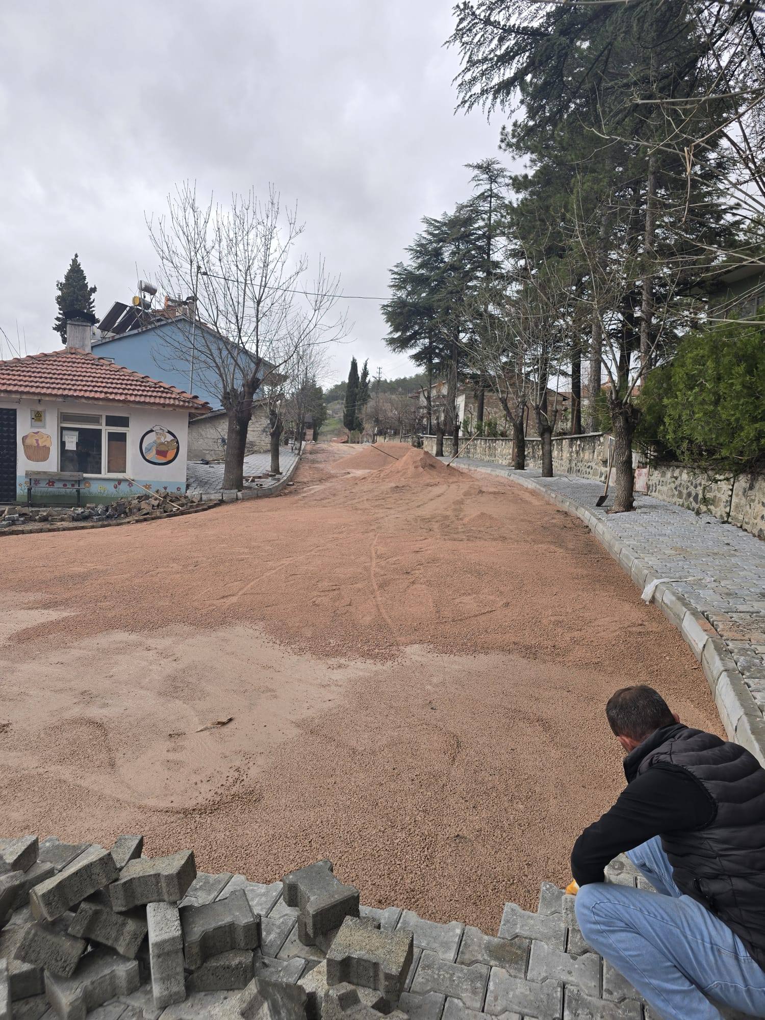 Eskigediz’de Doğal Gaz Sonrası Yol Seferberliği: “Daha Modern Bir Belde İçin Çalışıyoruz”