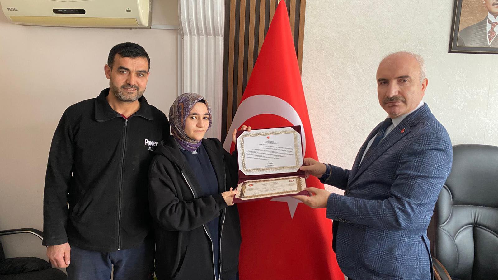 Gediz’de Hafızlık Gururu: Başarılı Öğrenciler Belgelerine Kavuştu