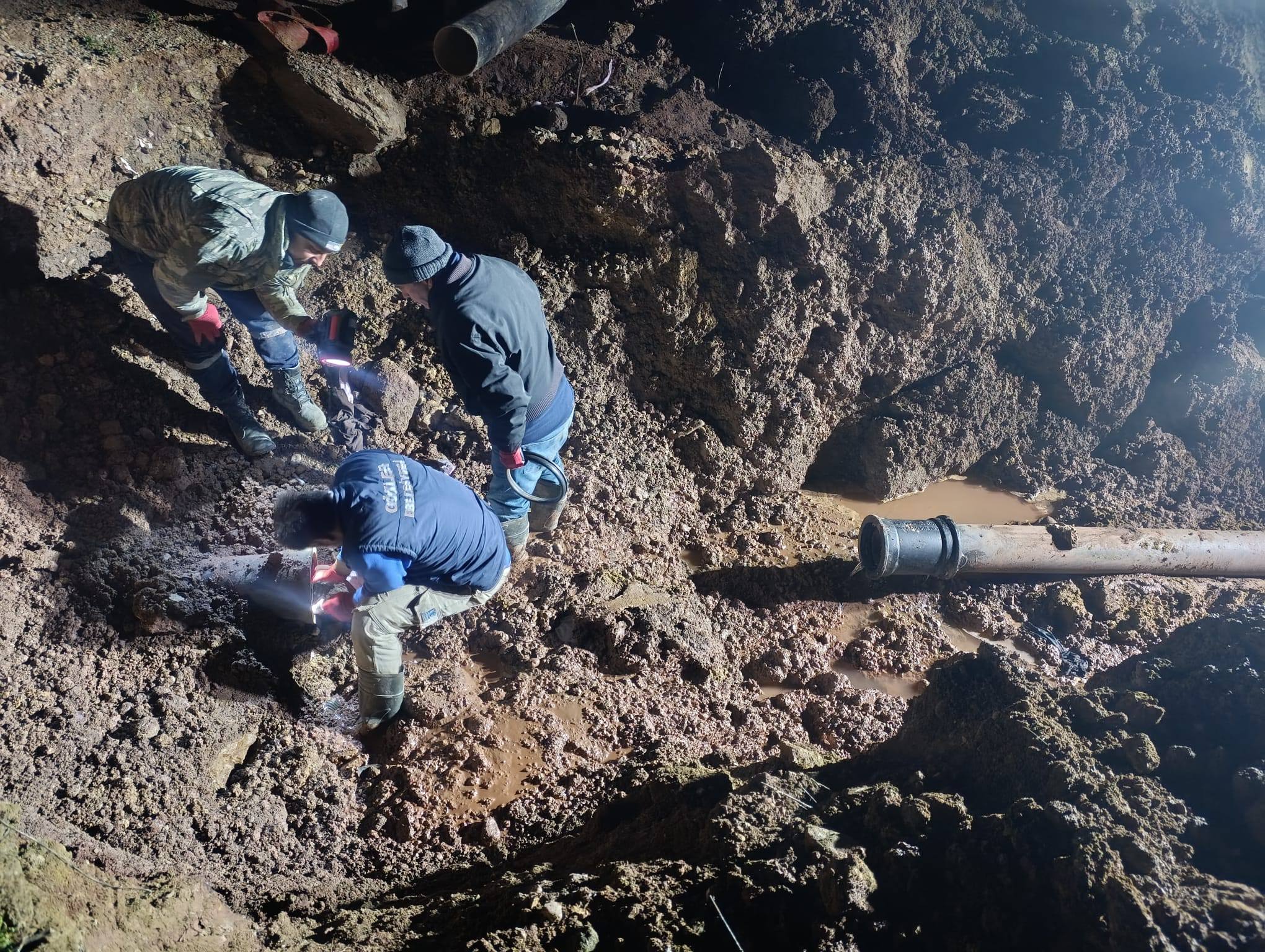 Gökler Beldesi’nde Su Hattı Krizi: Başkan Şahin’den Yanlış Planlamaya Sert Tepki