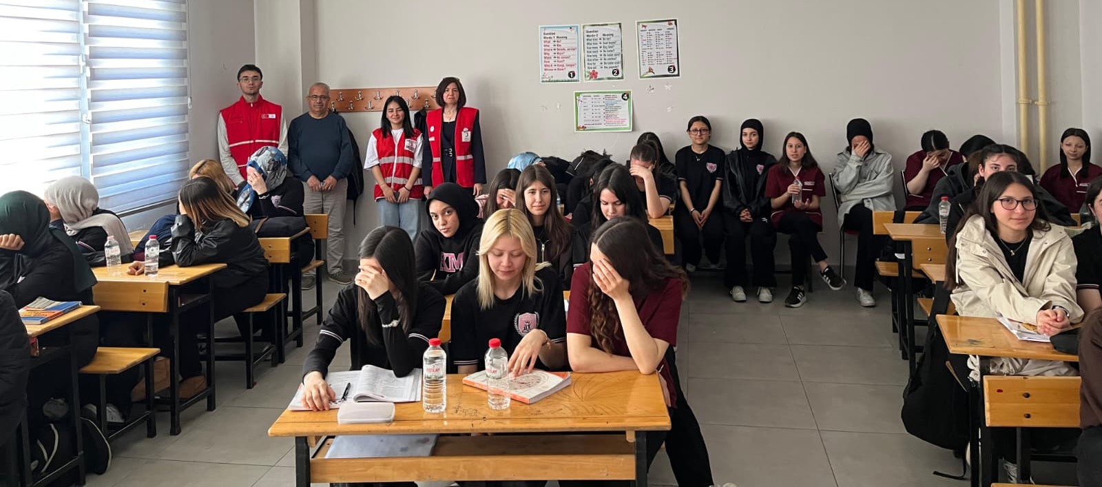 Gediz’de Genç Yüreklerde Kızılay Bilinci: İyilik Hareketine Öğrenci Desteği