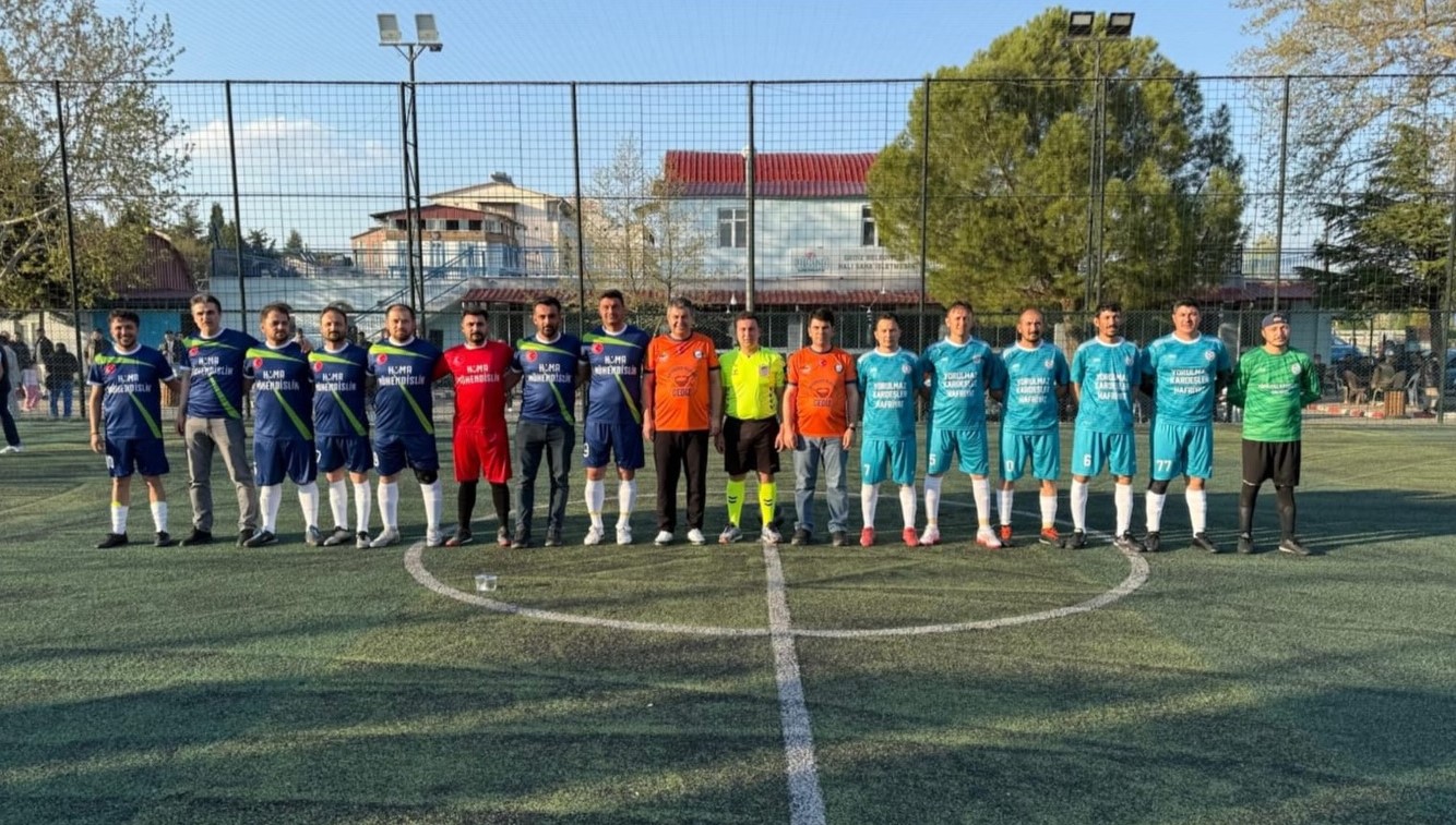 Gediz’de Futbol Heyecanı Başladı: 21. Geleneksel Halı Saha Turnuvası Start Aldı
