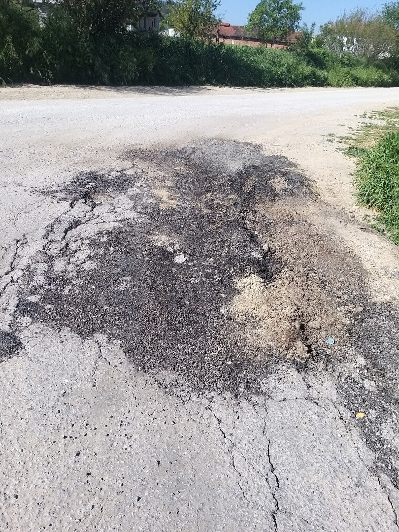 Gediz Aksaklar Köyü’nde Asfalt Çilesi: Bir Ayda Bozulan Yol Vatandaşın Tepkisini Çekti