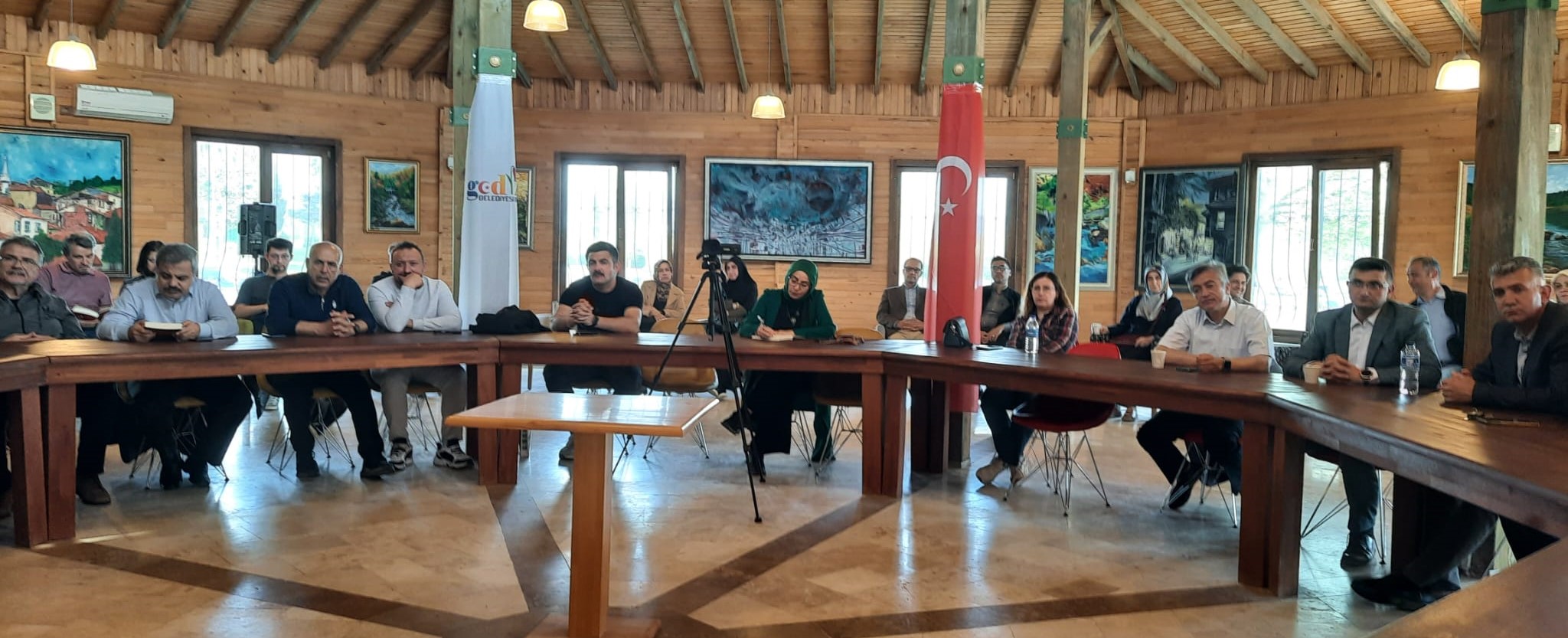 Gediz’de Kültür Rüzgarı: Kürsü Okuma Kulübü “Vadedilmiş Topraklar”ı Mercek Altına Aldı