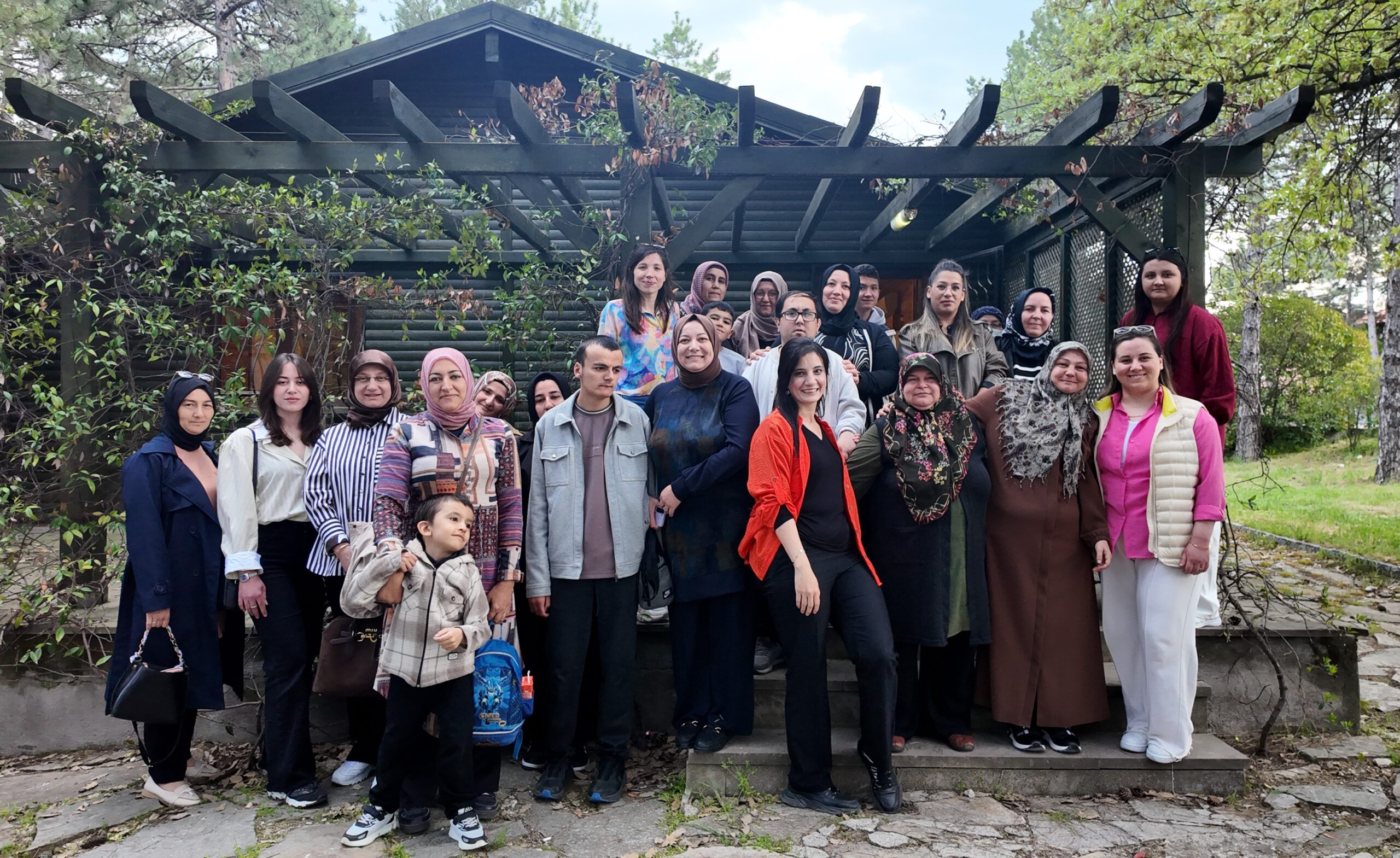 GEDİZ’DE ANLAMLI FARKINDALIK: “OTİZM BİR TERCİH DEĞİL, YAŞAMIN BİR PARÇASIDIR”