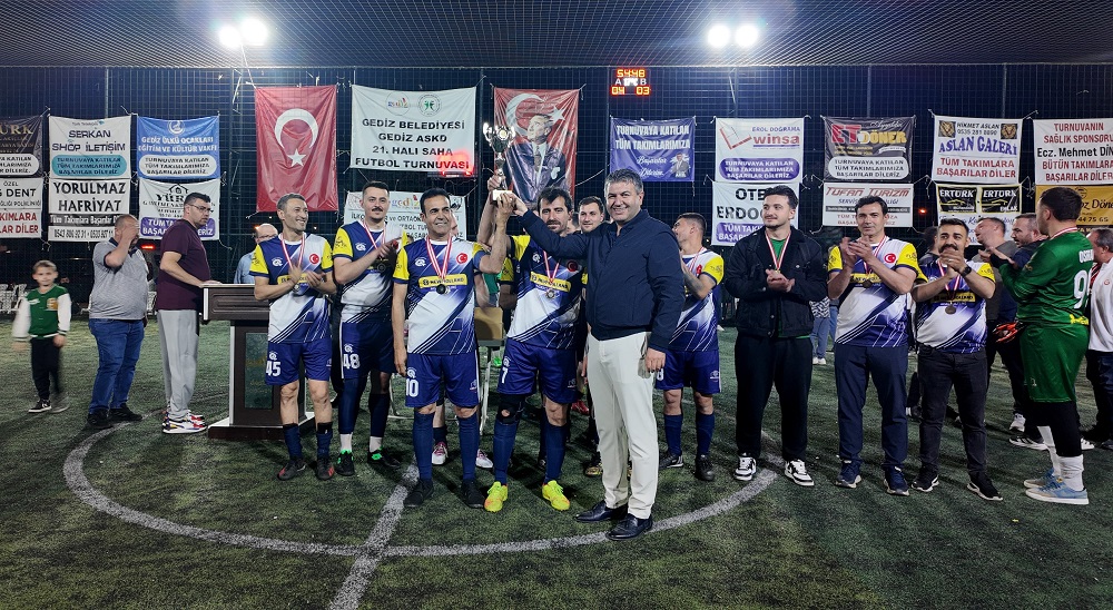 Gediz’de 21. Geleneksel Halı Saha Turnuvası’nın Şampiyonu Gediz Beşiktaşlılar Derneği Oldu