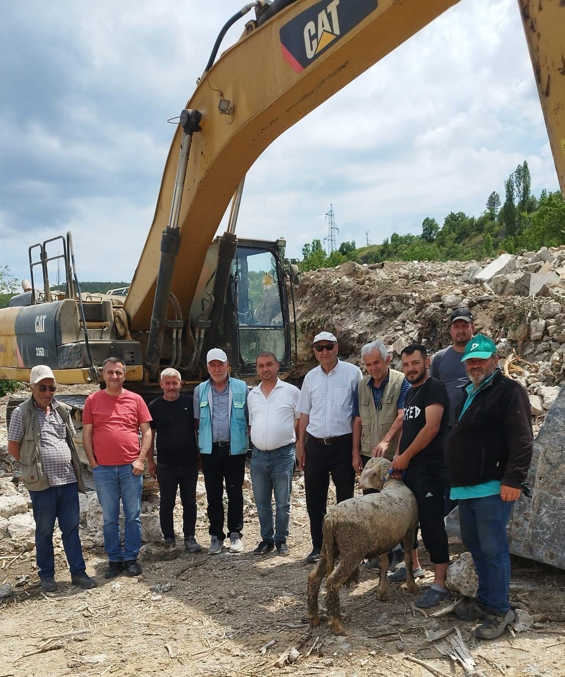 Yılan Hikayesine Dönen Hisarcık-Gediz Yolunda Çalışmalar Yeniden Başladı: Kurban Kesilerek Start Verildi