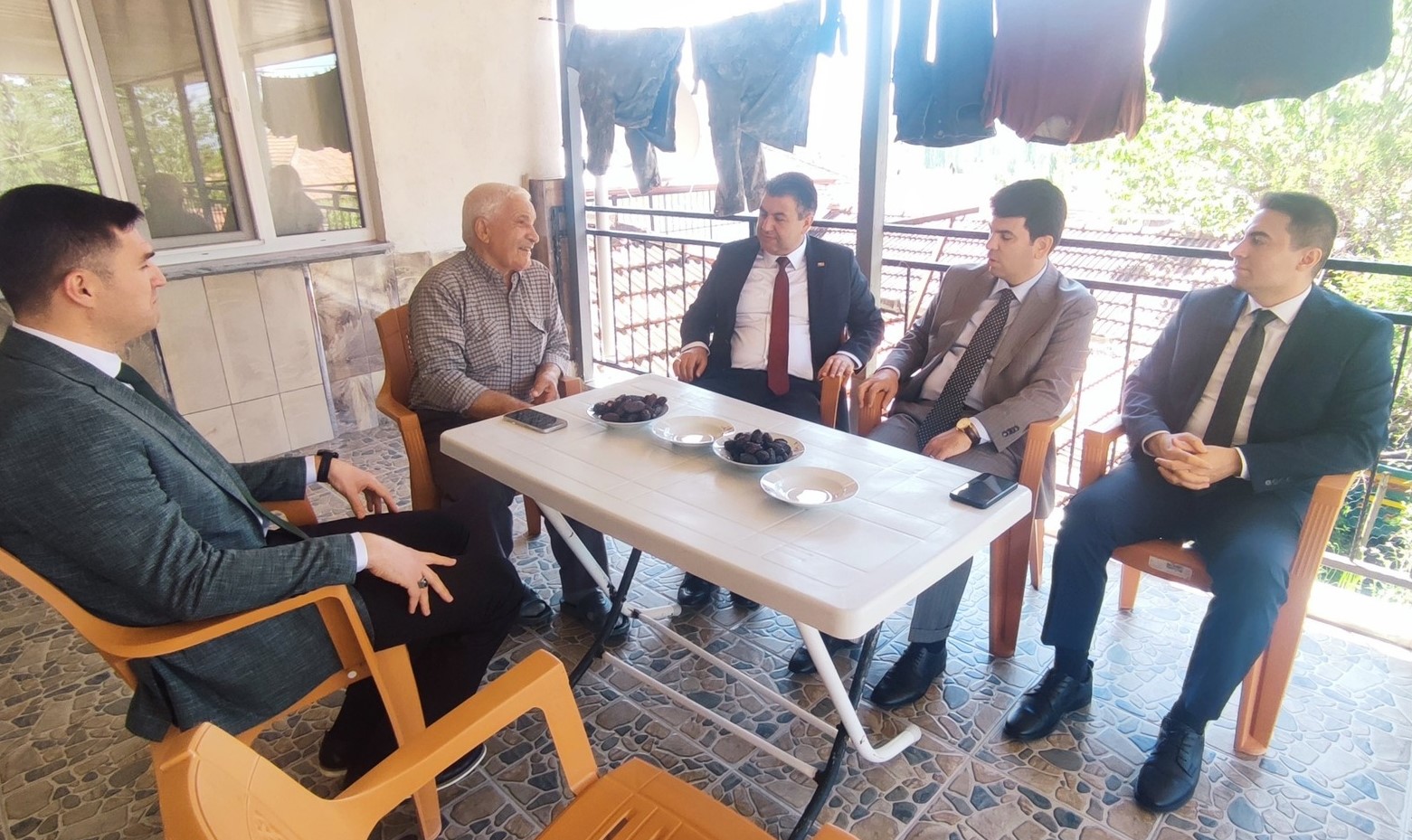 Gediz Protokolünden Kurban Bayramı Öncesi Anlamlı Ziyaret: Kıbrıs Gazisi Şerif Altıntaş’a Bayram Ziyareti