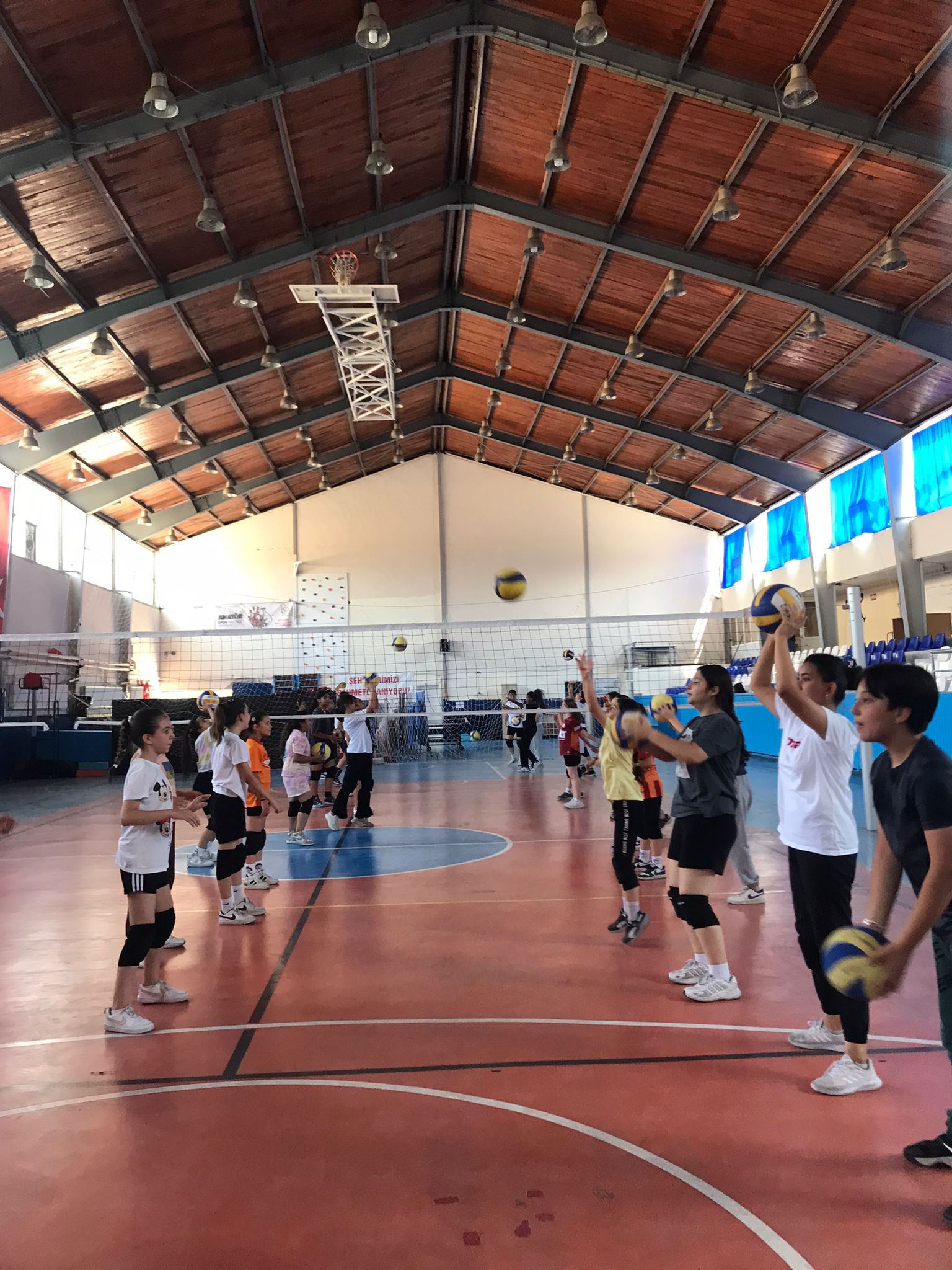 Gediz Belediyesi Yaz Spor Okulları İçin Kayıtlar Başladı: Başkan Akel’den Çocuklara Davet!