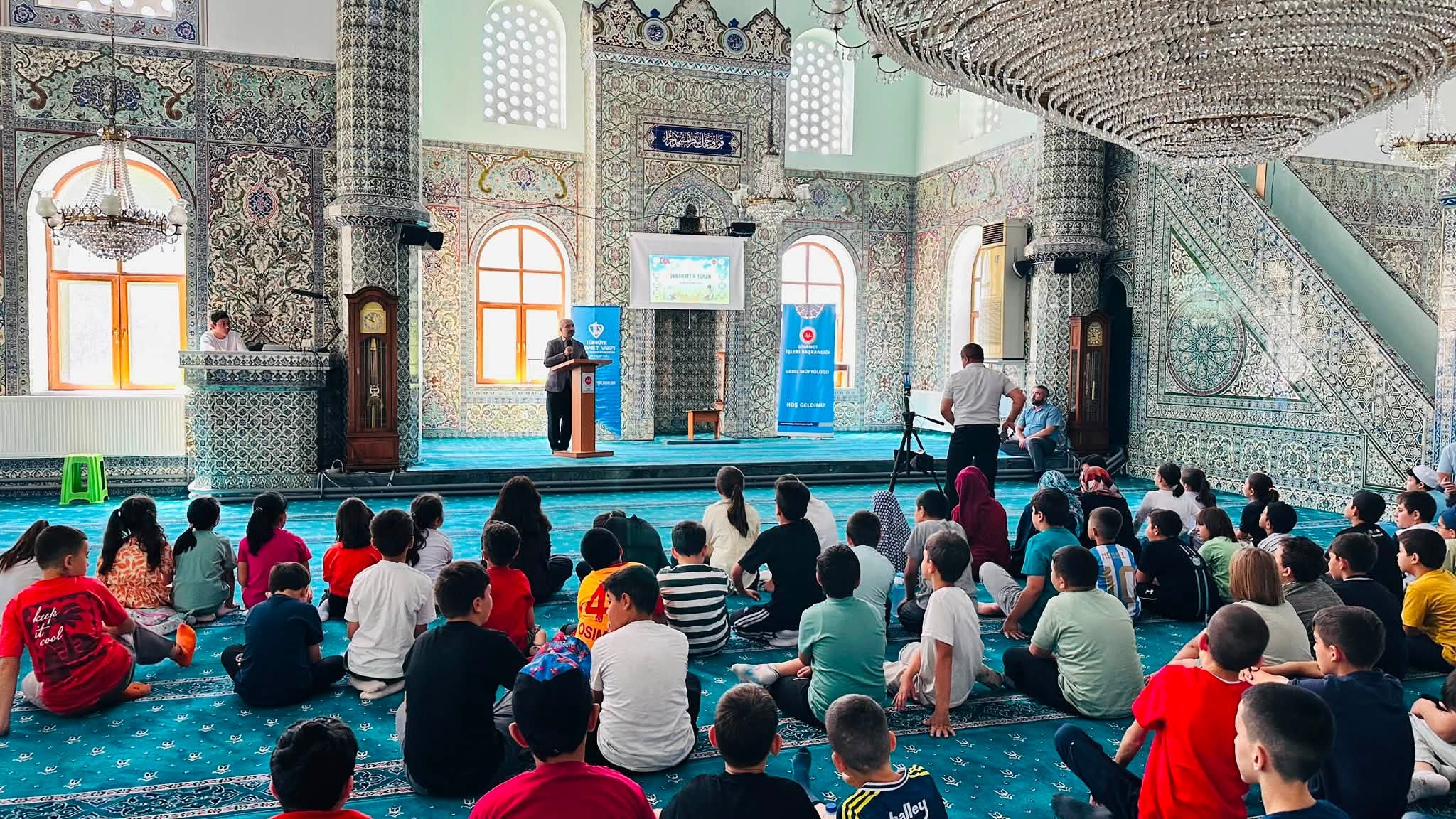 Gediz’de Yaz Kur’an Kursları Dualarla Başladı: Merkez Ulu Camii’nde Coşkulu Açılış