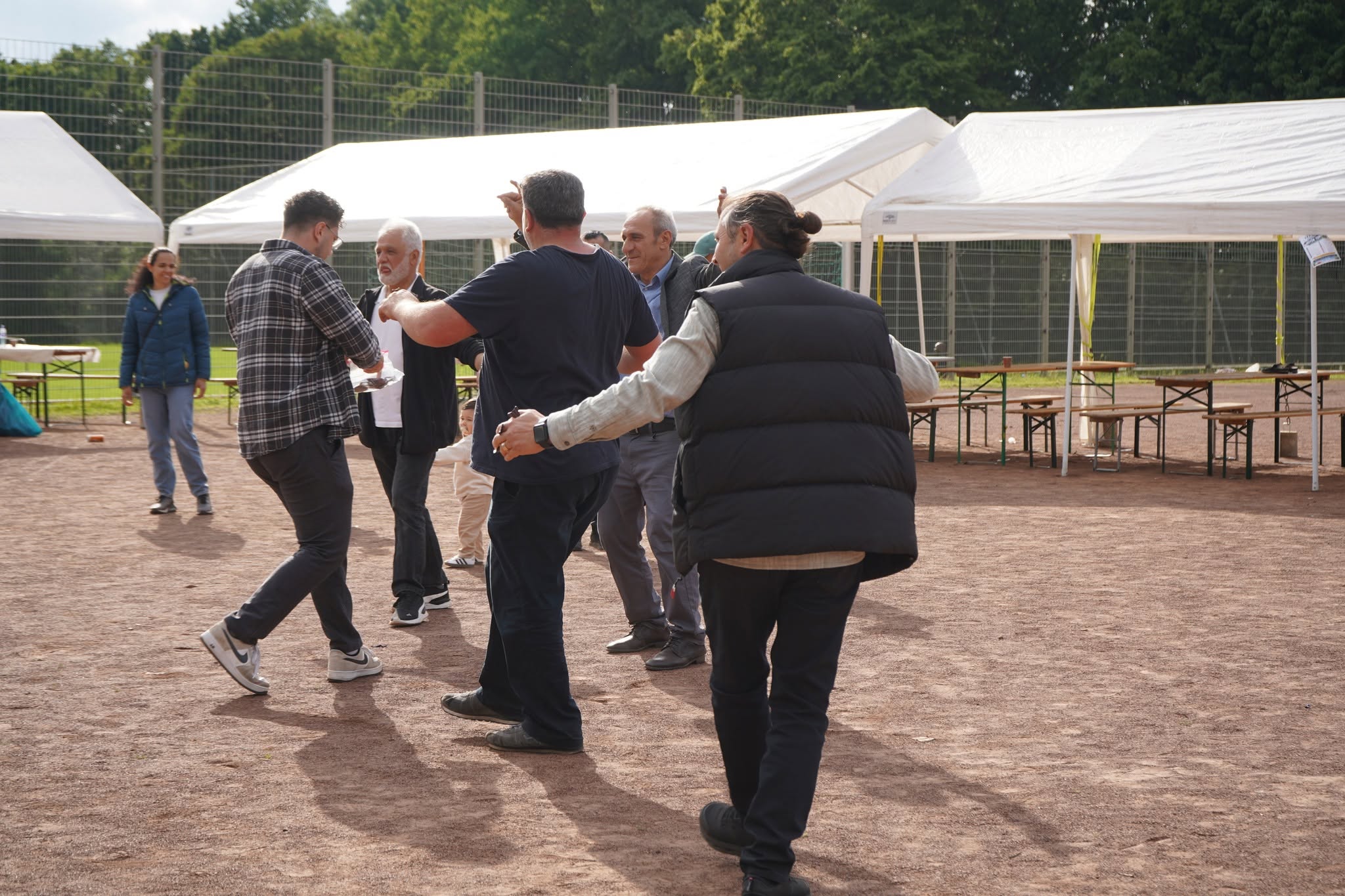 Almanya’da Kütahya Rüzgarı: Aachen’daki Dev Buluşma Gurbetçileri “Tek Yürek” Yaptı!