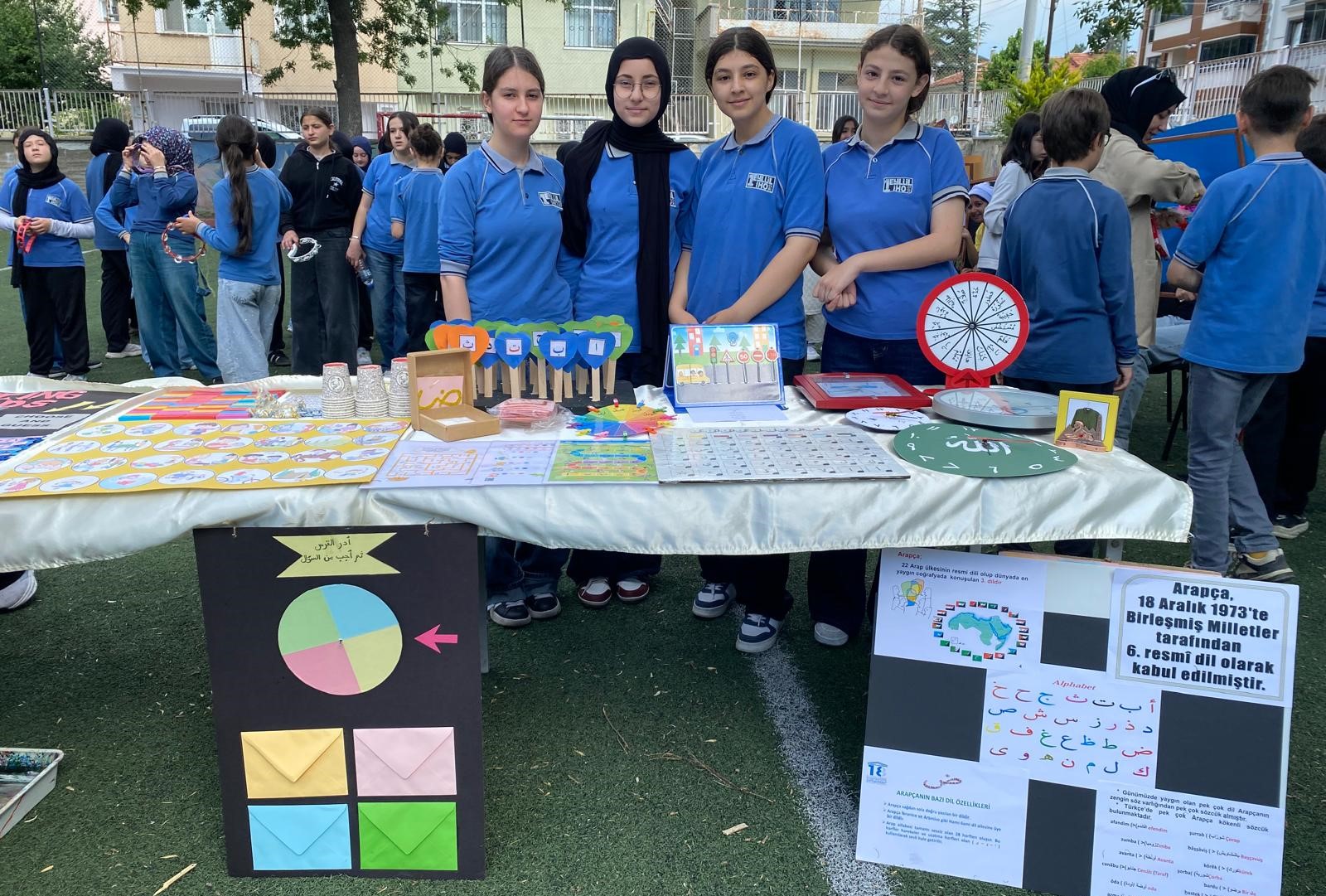 Gediz 1 Eylül İmam Hatip Ortaokulu’nda Muhteşem Yıl Sonu Festivali: Tablolar Canlandı, Projeler Yarıştı!