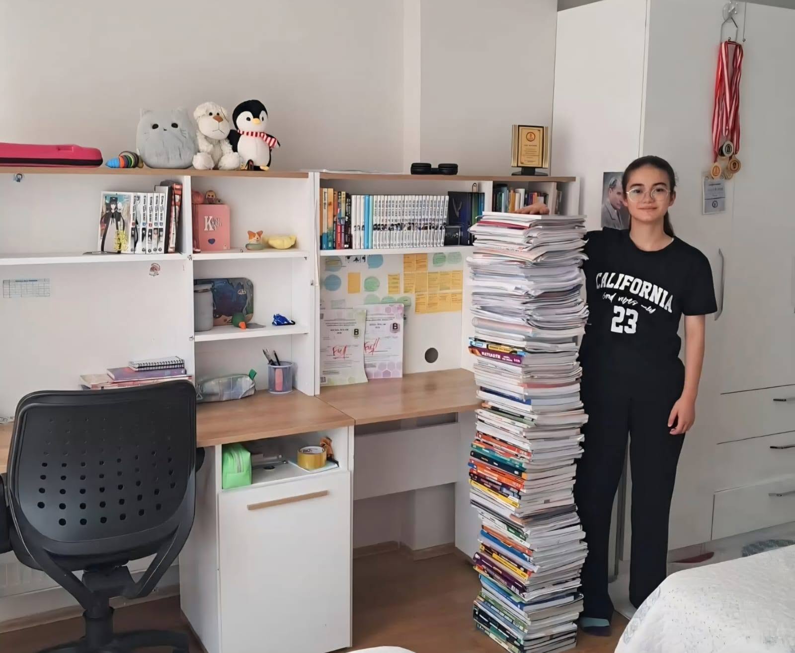 Gökler Beldesi’nde Tarihi Gurur: LGS’de 500 Tam Puan Alan Azra Kartal Türkiye Birincisi Oldu!