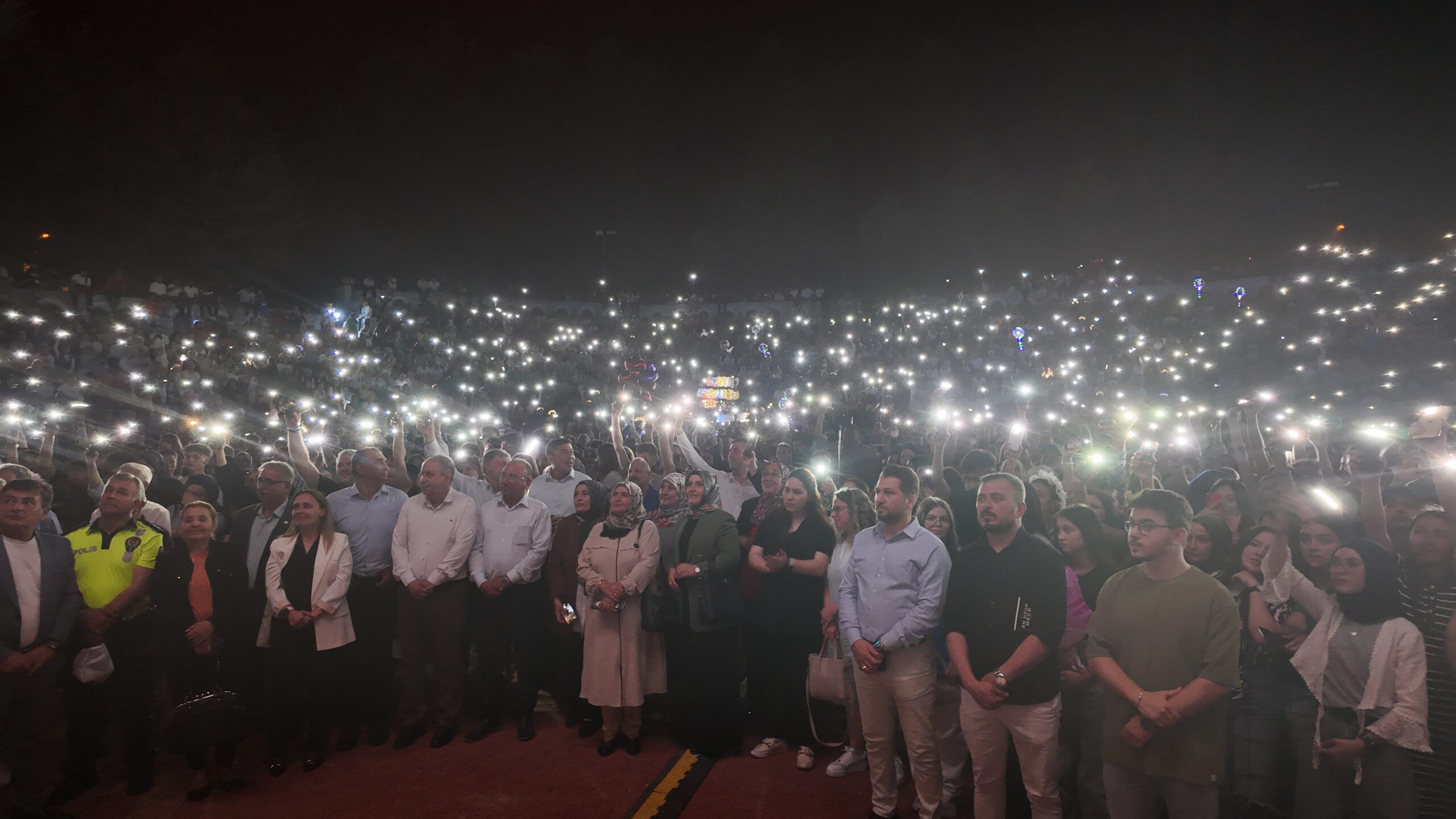 Gediz’de Festival Coşkusu Başlıyor: 22. Geleneksel Tarhana Festivali Programı Yıldızlar Geçidine Sahne Olacak