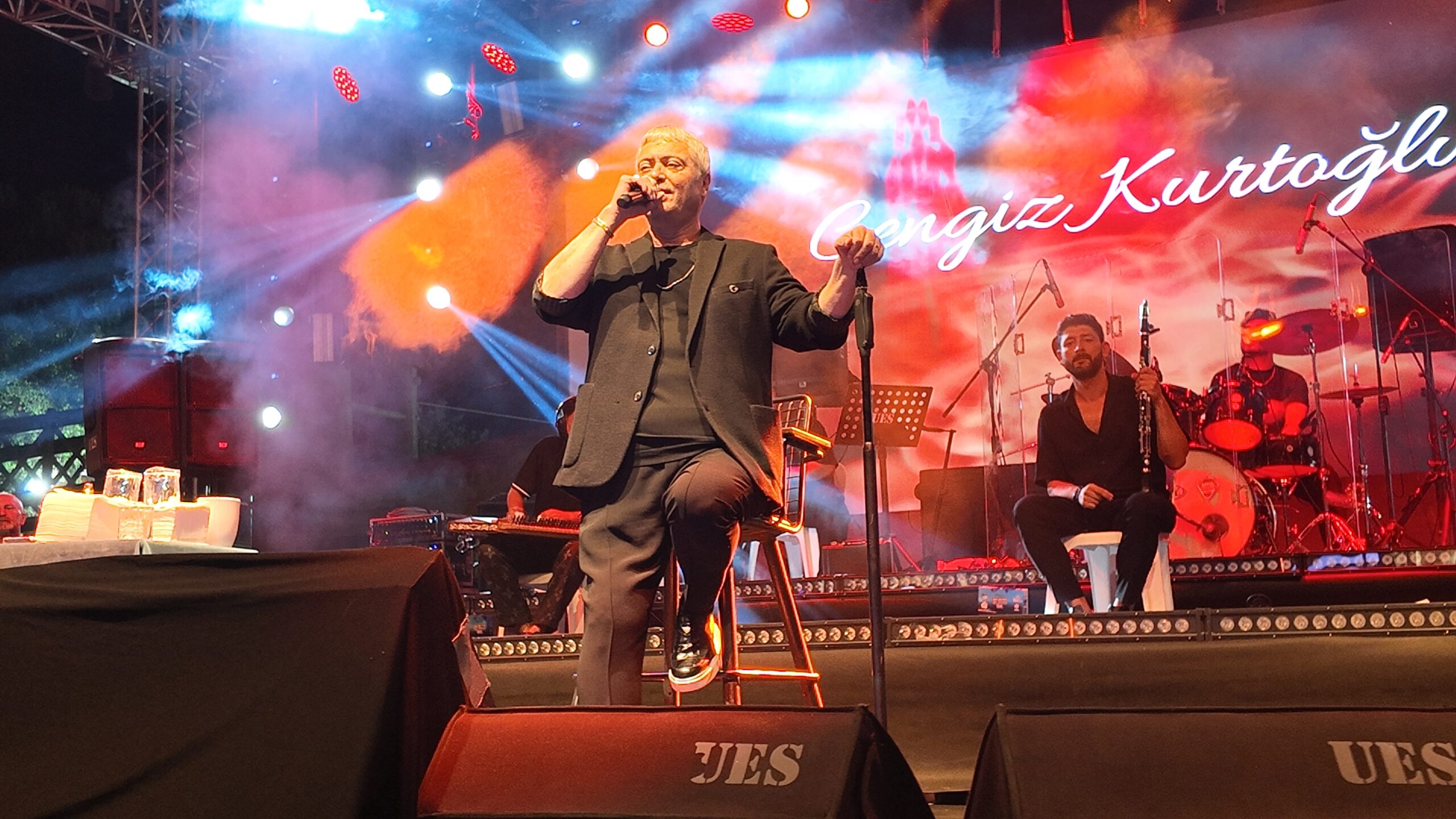 Gediz’de Tarhana Festivali Muhteşem Başladı: Cengiz Kurtoğlu Konserinde 50 Bin Kişi Tek Yürek Oldu