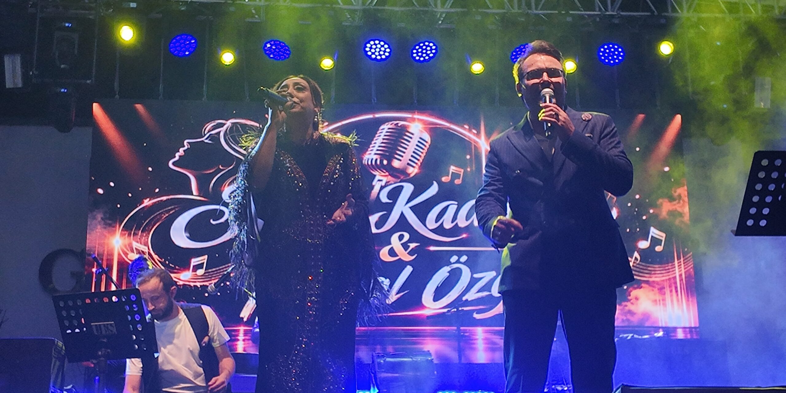 GEDİZ’DE TARHANA FESTİVALİ COŞKUSU: FATOŞ KADIOĞLU VE KEMAL ÖZGÜN TÜRK HALK MÜZİĞİNE KAVUŞTURDU