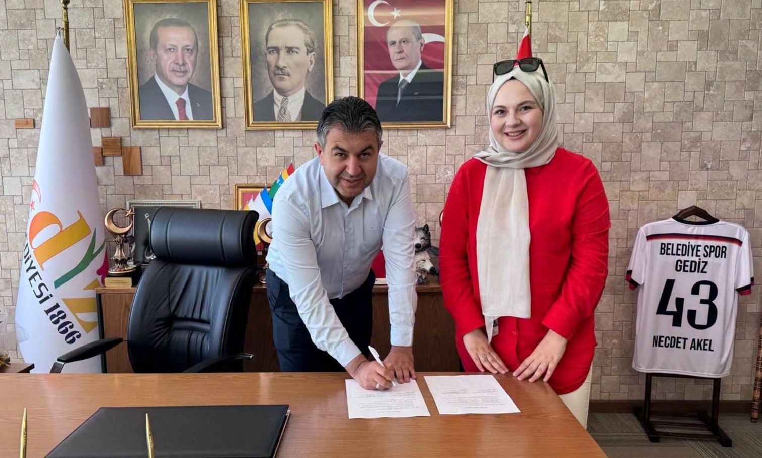 GEDİZ BELEDİYESİ’NDEN EĞİTİME DESTEK: BELEDİYE PERSONELİNE %10 EĞİTİM İNDİRİMİ
