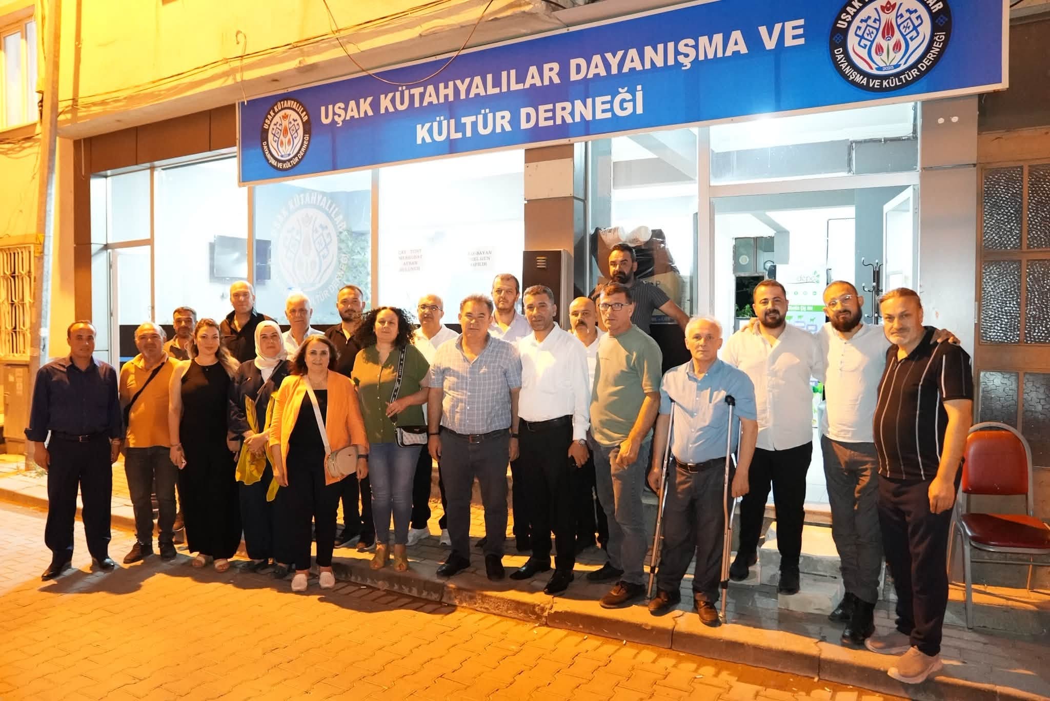 UŞAK KÜTAHYALILAR DERNEĞİ’NDEN SİVİL TOPLUM DAYANIŞMASI: İKİ KOMŞU ŞEHİR ARASINDA GÖNÜL KÖPRÜSÜ