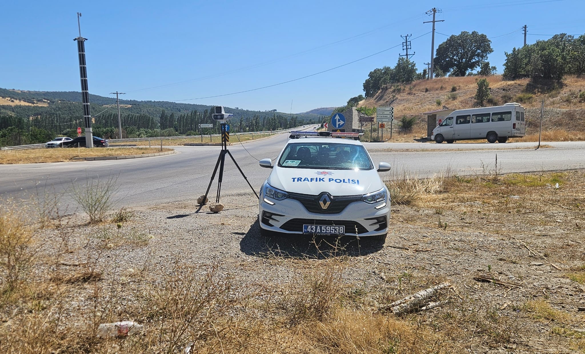 GEDİZ’DE GECE VE GÜNDÜZ HIZ DENETİMİ YAPABİLEN YENİ NESİL RADAR GÖREVE BAŞLADI