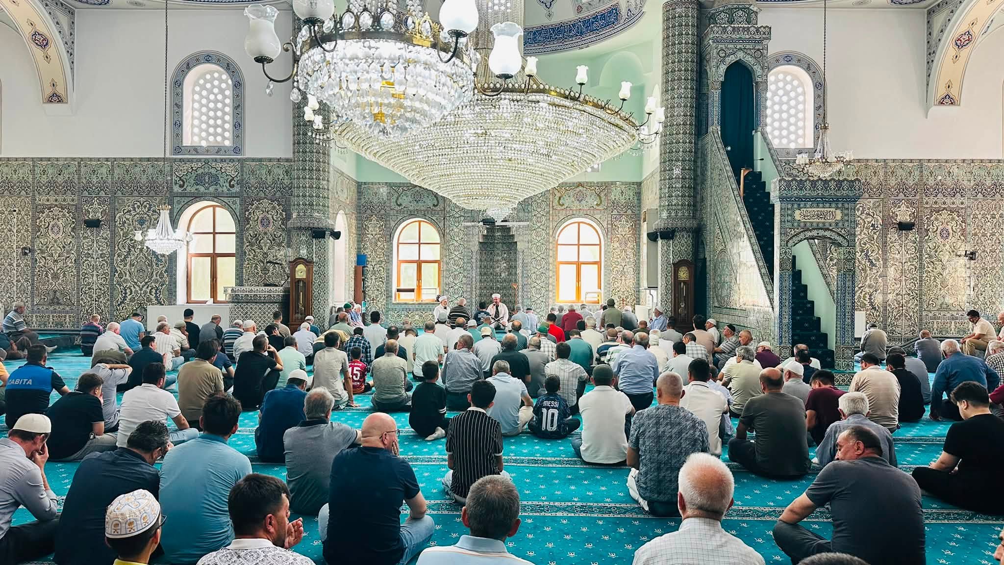 GEDİZ’DE MANEVİ DOLU PROGRAM: ULU CAMİİ’NDE KUR’AN-I KERİM ZİYAFETİ GERÇEKLEŞTİRİLDİ
