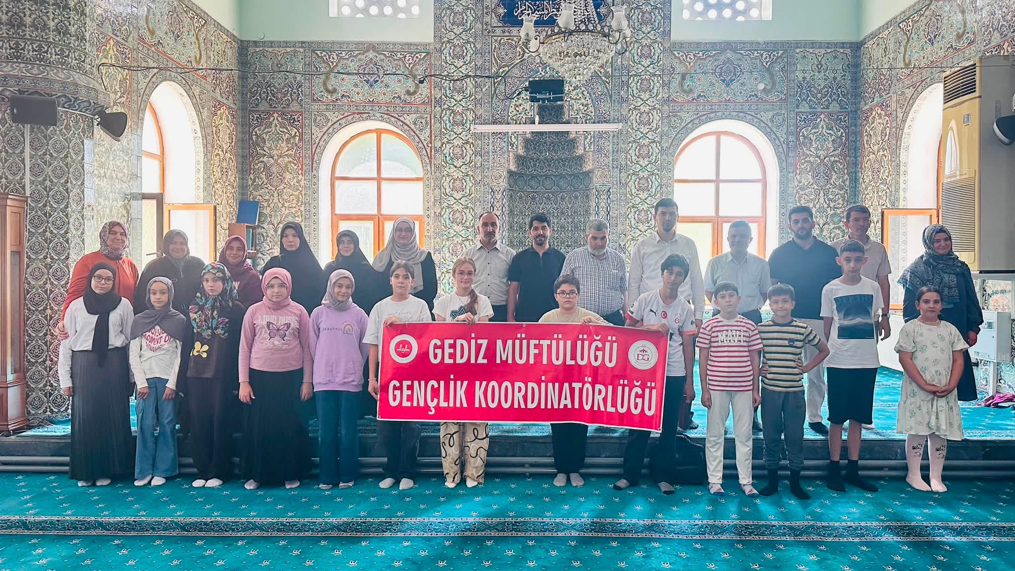 GEDİZ’DE YAZ KUR’AN KURSLARI ARASI BİLGİ YARIŞMASINDA COŞKU DOLU FİNAL