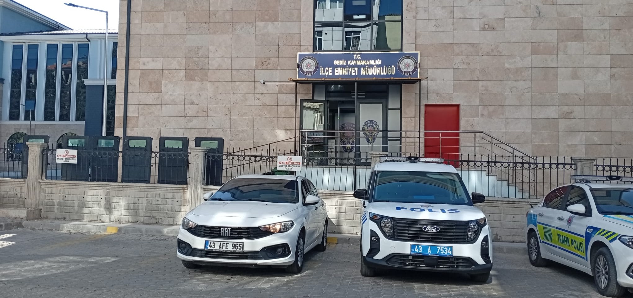 GEDİZ’DE EMNİYETİN BÜNYESİNE YENİ ARAÇLAR KAZANDIRILDI: ASAYİŞTE MÜCADELE HIZ KAZANIYOR