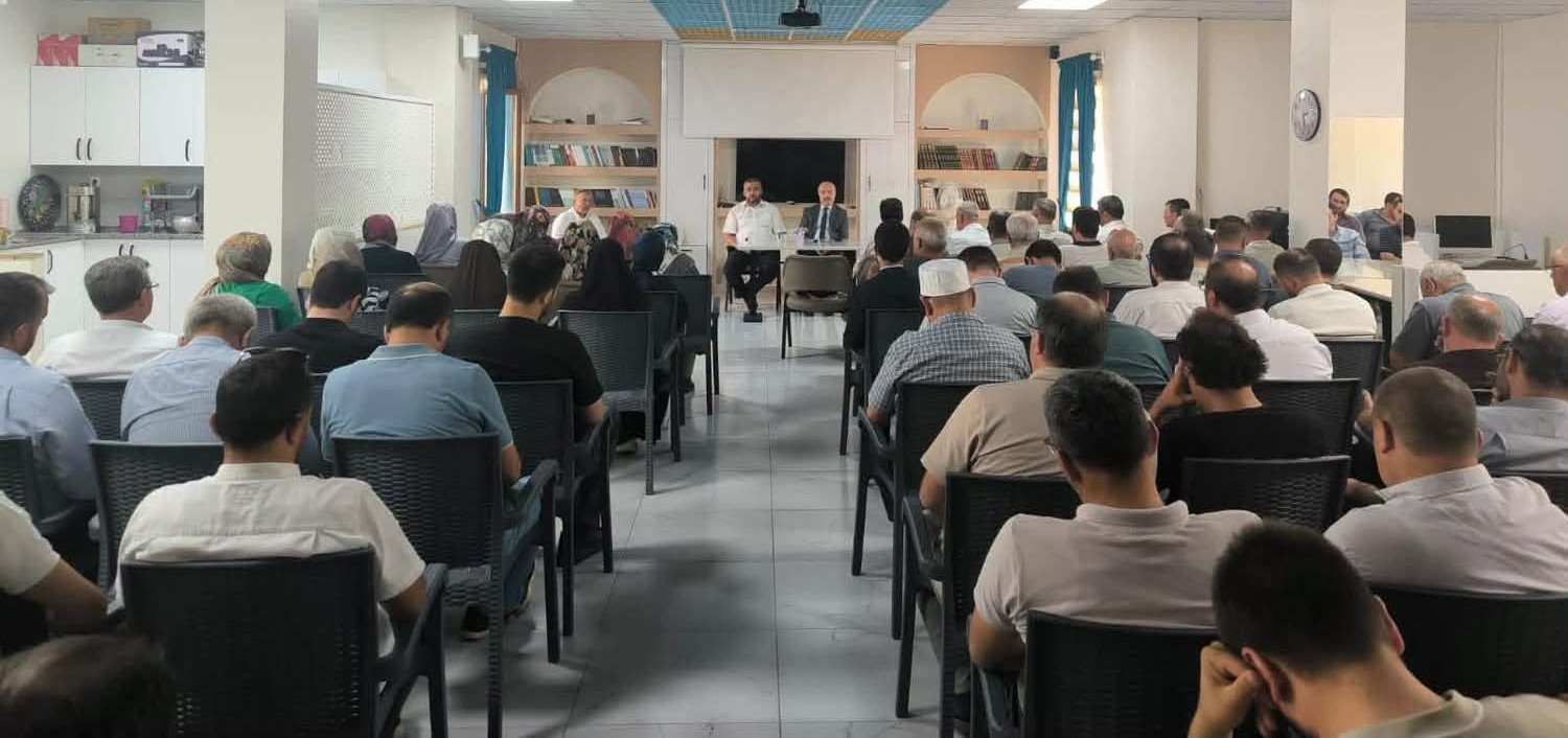 GEDİZ İLÇE MÜFTÜSÜ SEBAHATTİN TURAN’A VEDA PROGRAMI DÜZENLENDİ