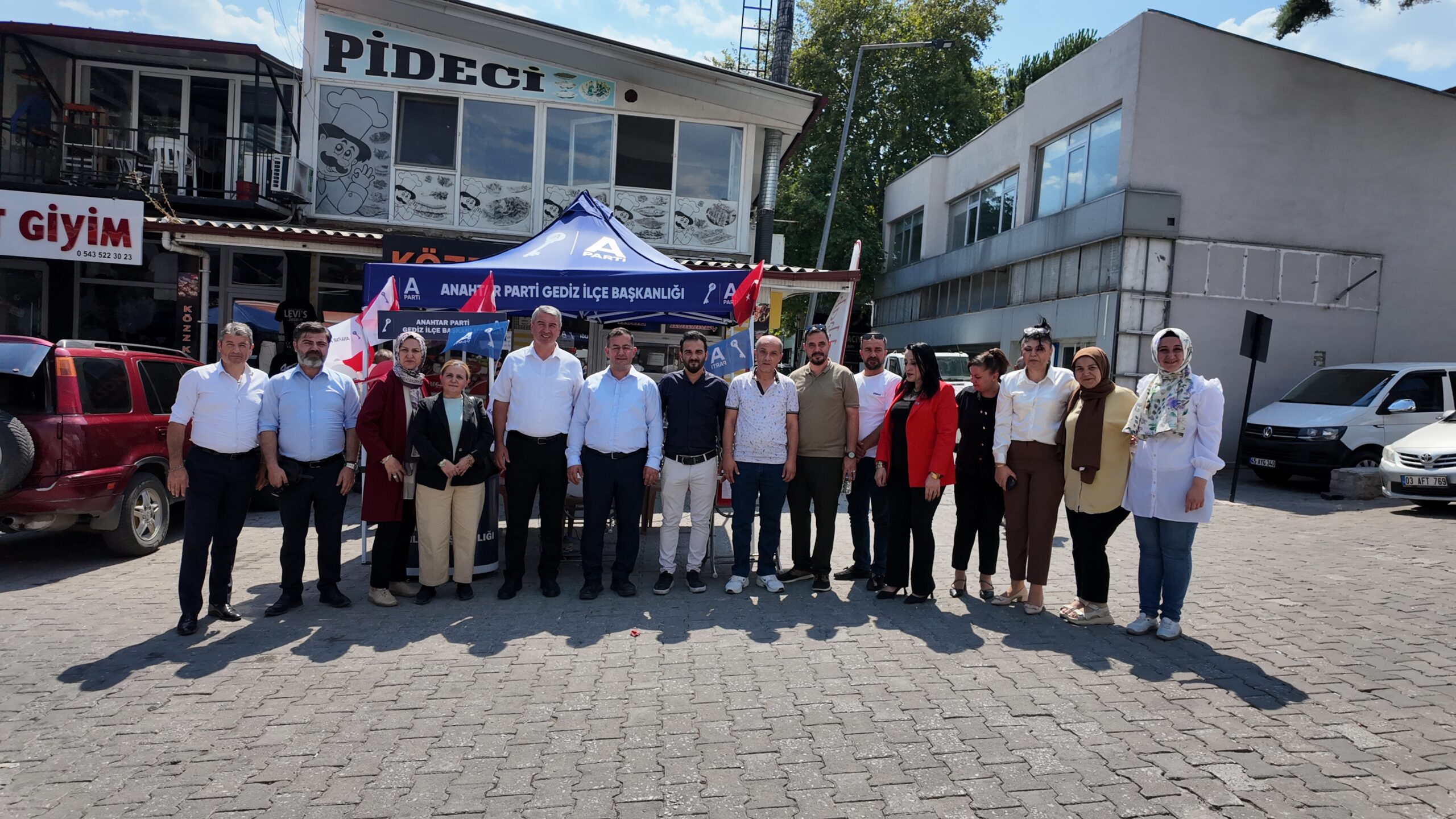 ANAHTAR PARTİ’DEN GEDİZ’DE SAHA ÇALIŞMASI VE ÜYE KAYIT HAMLESİ