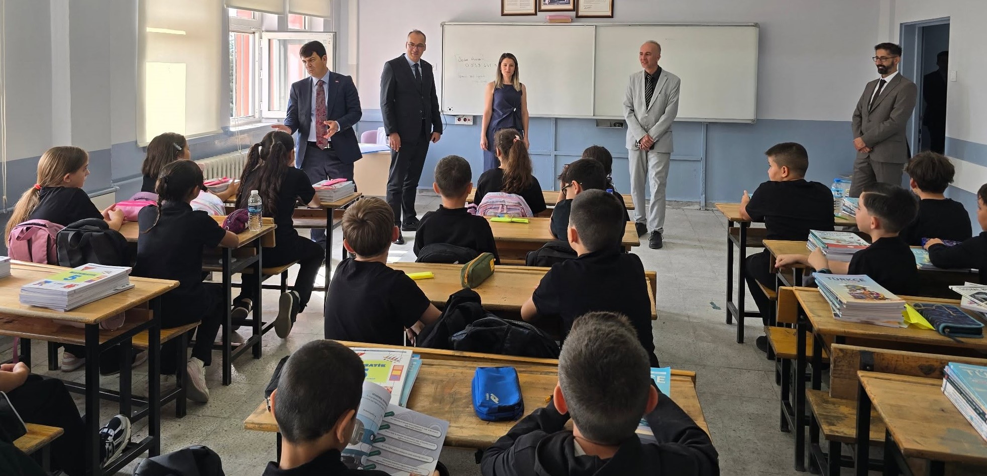 Gediz’de Yeni Eğitim-Öğretim Yılı Atatürk Ortaokulunda Coşkuyla Başladı!