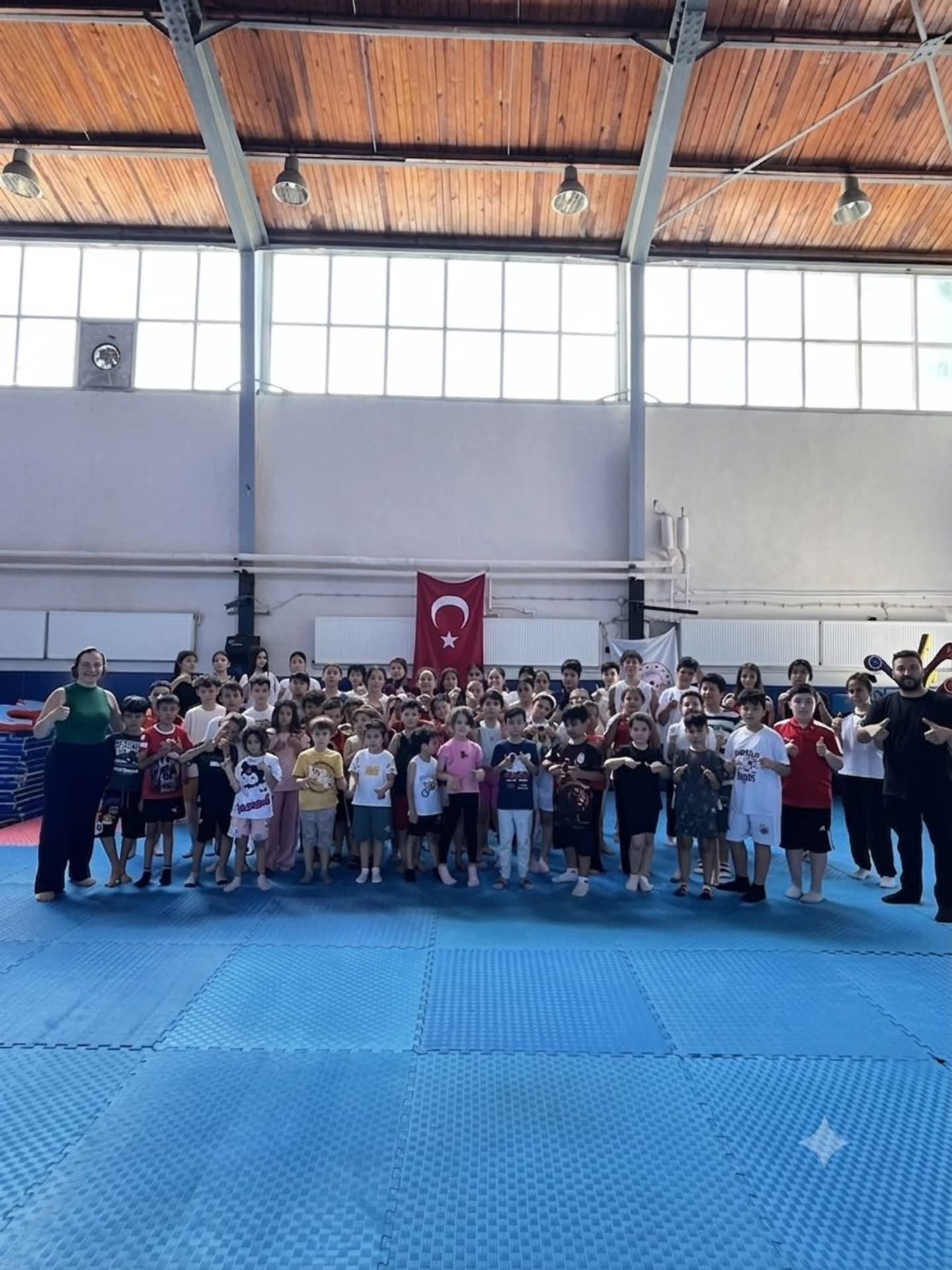 TÜGVA GEDİZ YAZ OKULLARINDA REKOR KATILIM: BİN 263 ÖĞRENCİ EĞİTİM ALDI