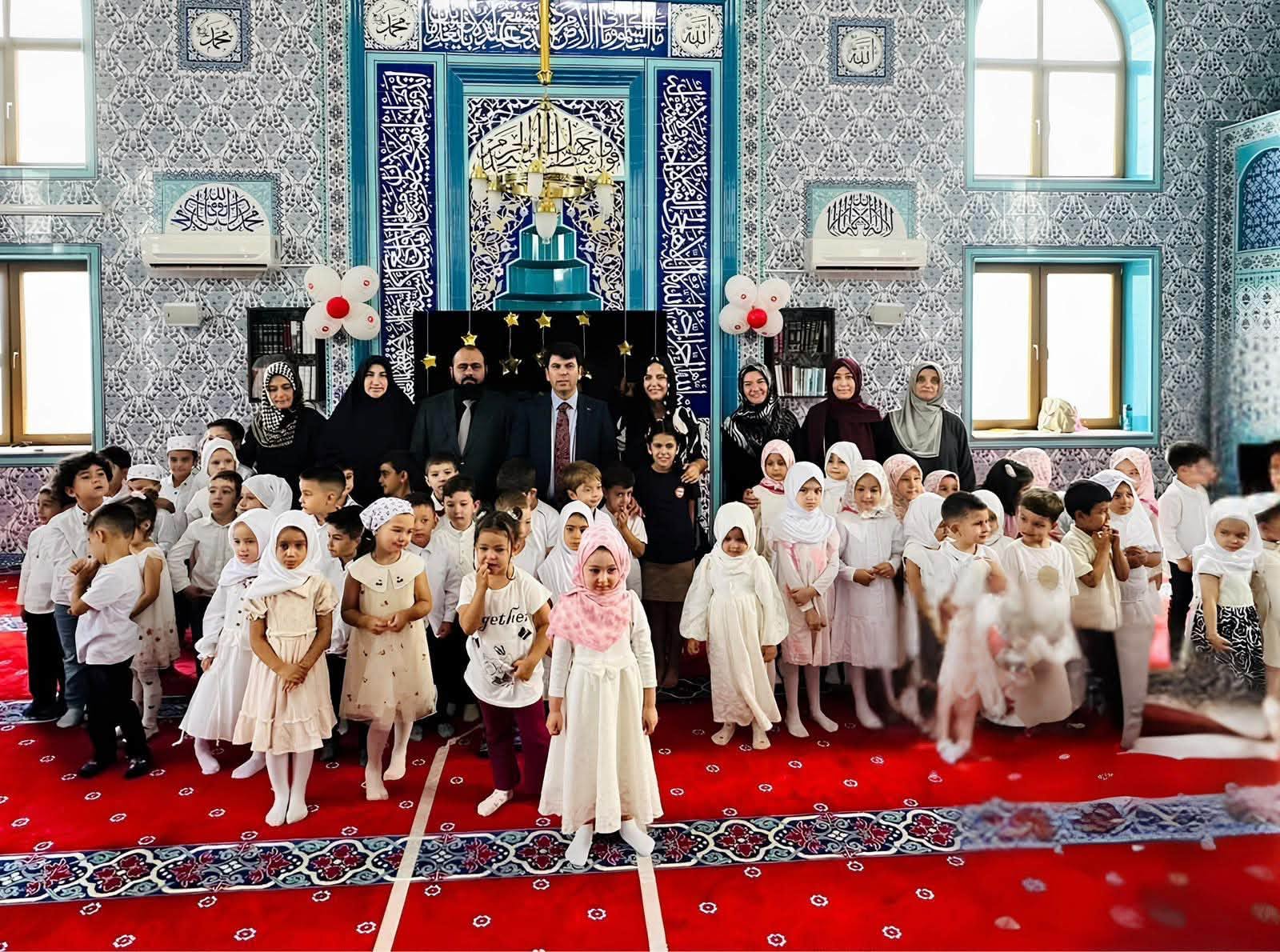 Gediz’de Minik Öğrenciler İçin “Bed-i Besmele” Coşkusu: Fatih Camii 4-6 Yaş Kur’an Kursu Yeni Döneme Merhaba Dedi!
