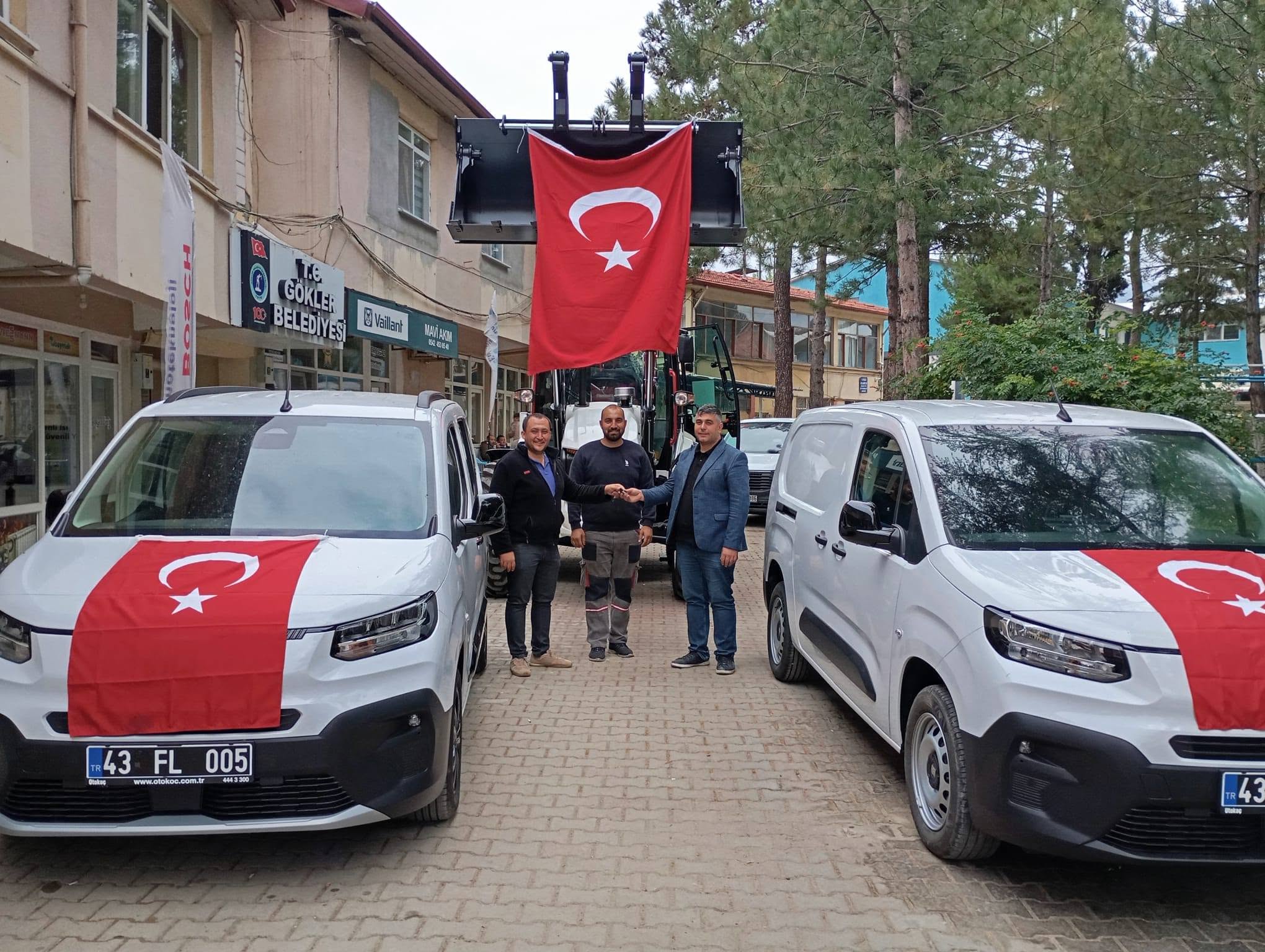 Gökler Belediyesi Araç Filosunu Güçlendirdi: Filoya Yeni İş Makinesi Ve Hizmet Araçları Katıldı!