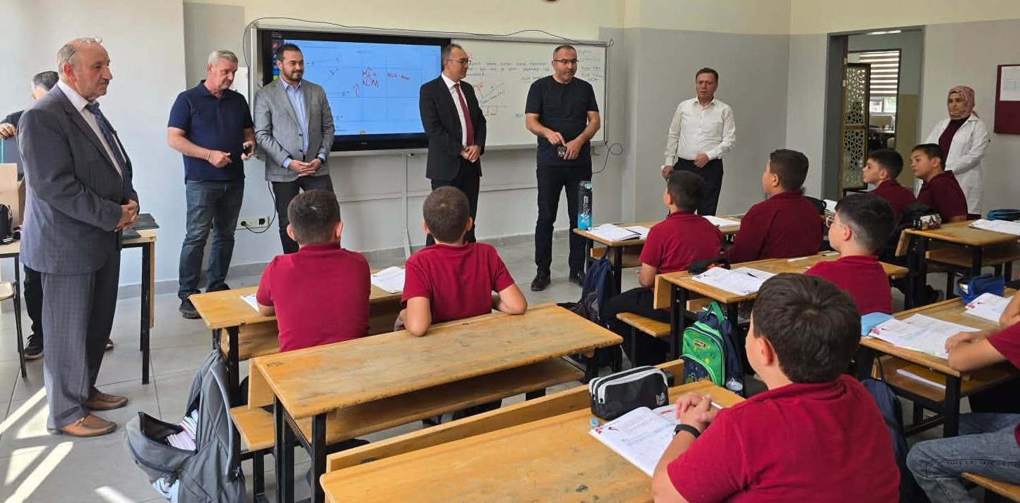 Gediz’de Mesleki Eğitime Tarihi Adım: İlk Mesleki Ortaokul Sınıfı Eğitime Başladı!
