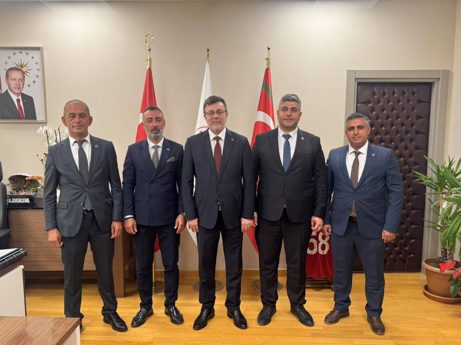 Kütahya Belde Belediye Başkanlarından Ankara’da Çıkarma: Ticaret Bakanlığı ve TOKİ’ye Stratejik Ziyaretler!