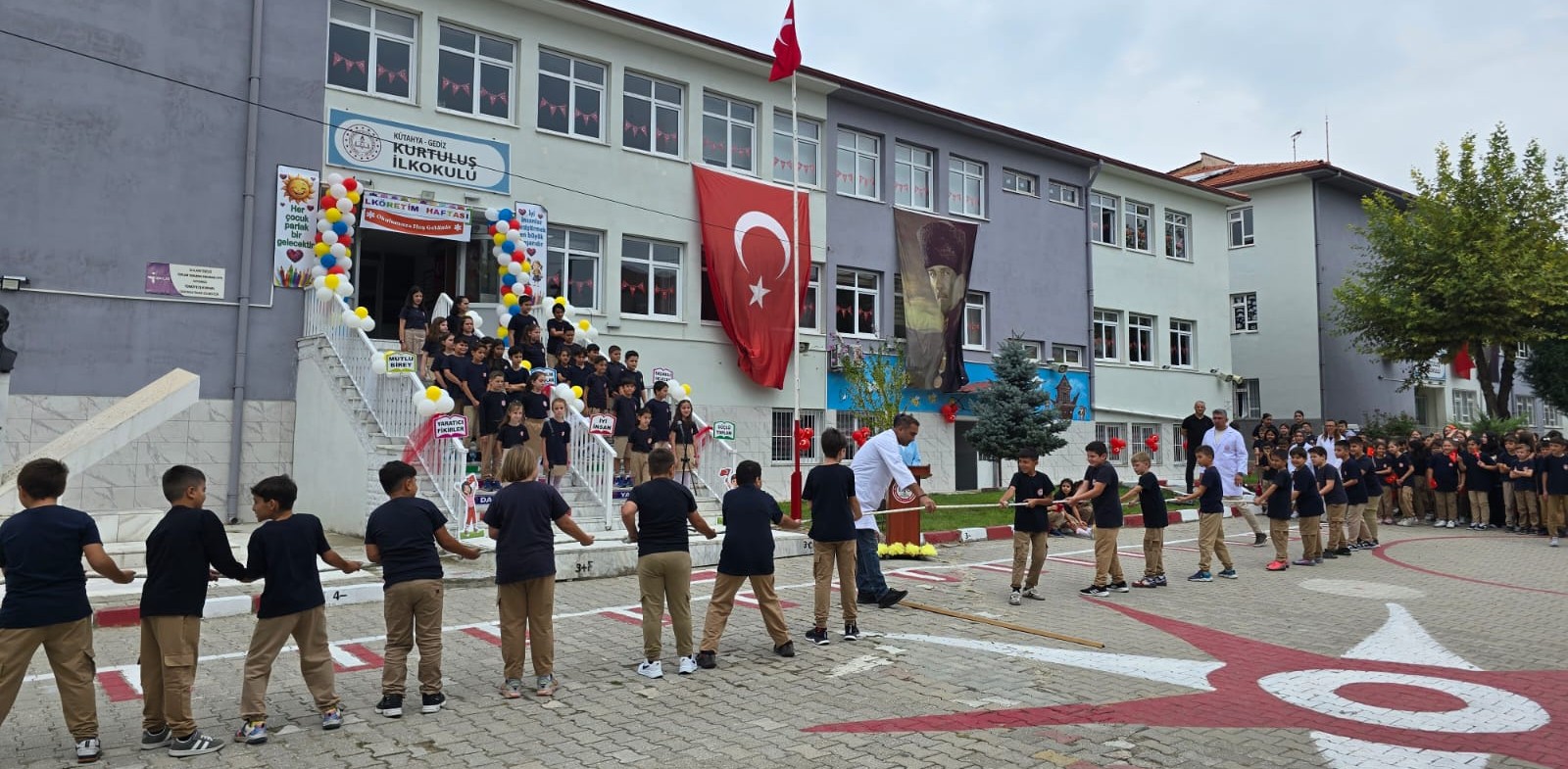 Gediz’de İlköğretim Haftası Kurtuluş İlkokulunda Coşkuyla Kutlandı!