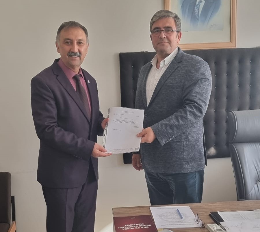 Gediz’de Yeni Parti Yönetim Kurulu Mazbatalarını Aldı: İlçe Başkanı Erdoğan Dirican Oldu