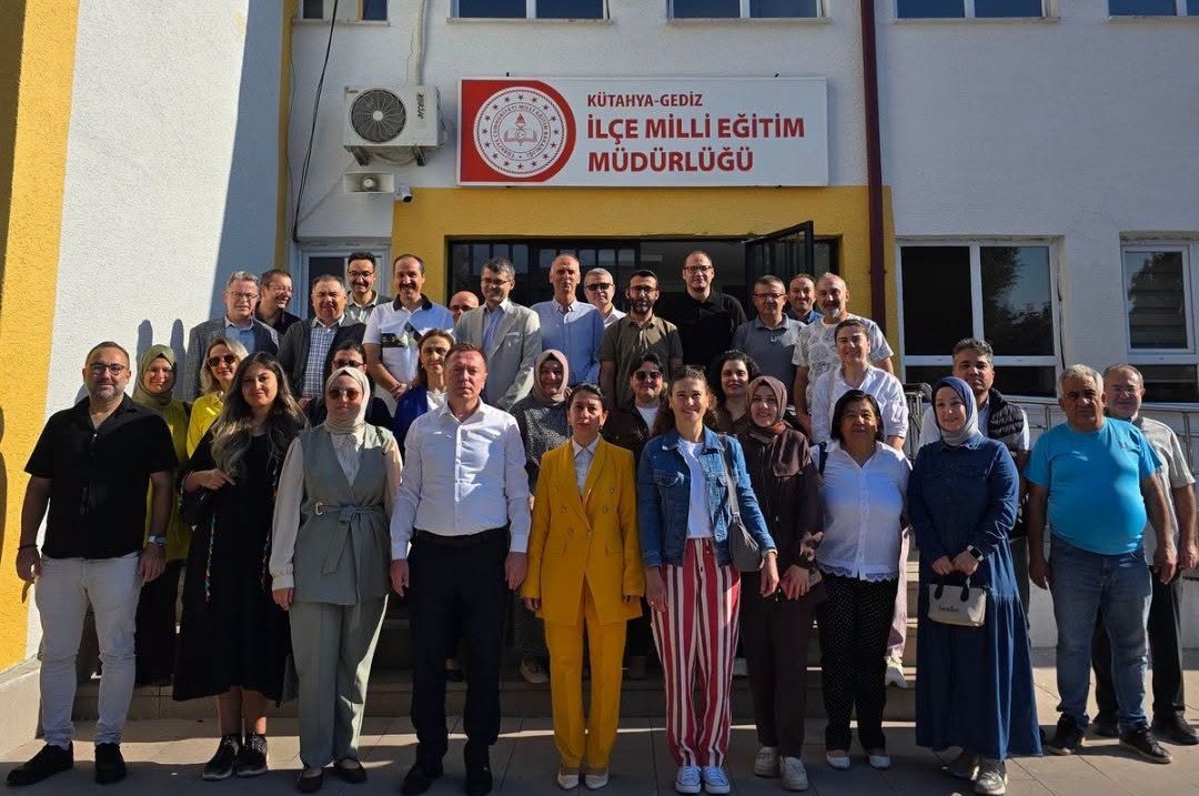 Gediz’de “Türkiye Yüzyılı Maarif Modeli” Öğretmen Eğitimi Semineri Tamamlandı