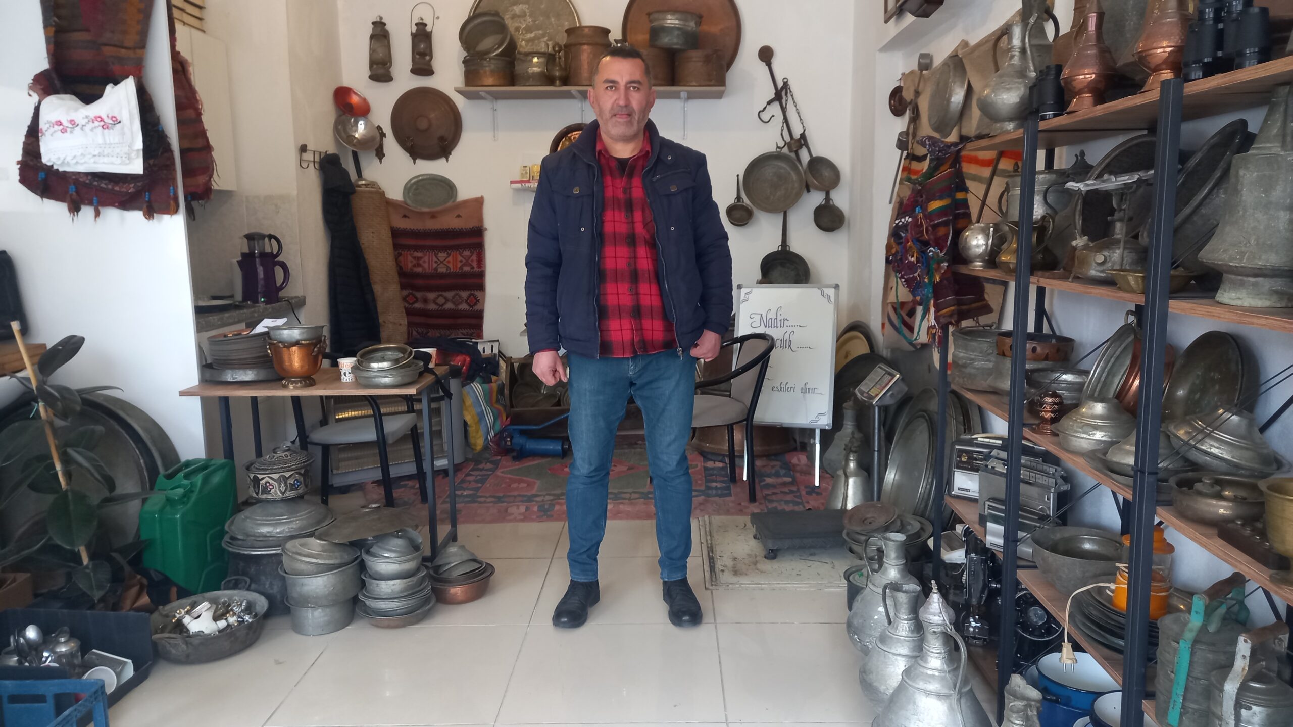 Gediz’de Tarih ve Nostalji Rüzgârı Esiyor: İlk Antika ve Eski Eşya Pazarı Kuruluyor!